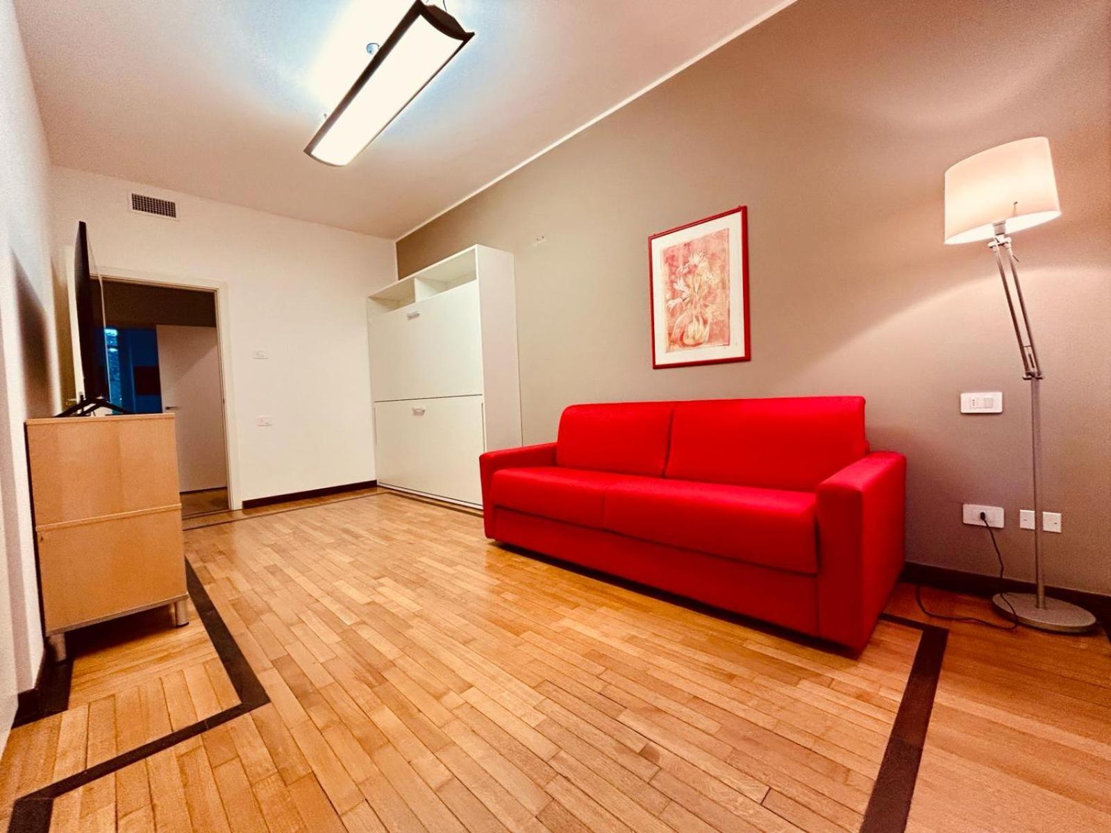 Apartament Kibilu - Via Medaglie D'Oro Centro Citta Con Parcheggio Varese Zewnętrze zdjęcie